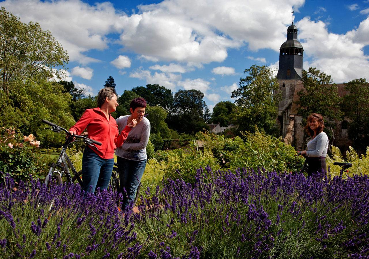 Logis - Auberge De L'Abbaye Thiron-Gardais Buitenkant foto